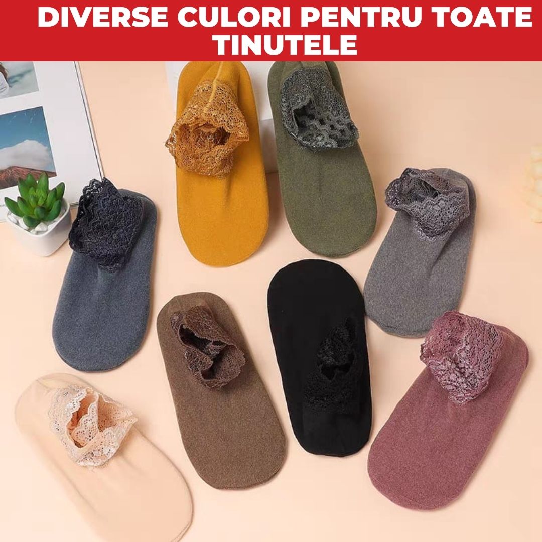 SET 8 PERECHI DE SOSETE CU DANTELA